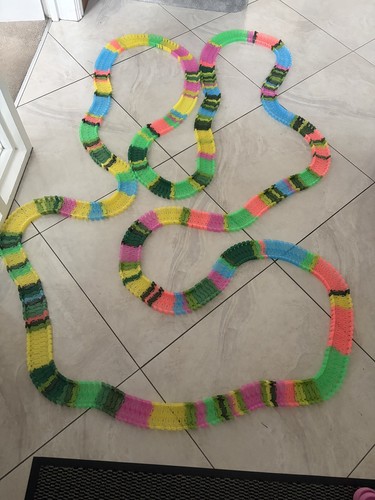 Huge flexible dinosaur race - huge,